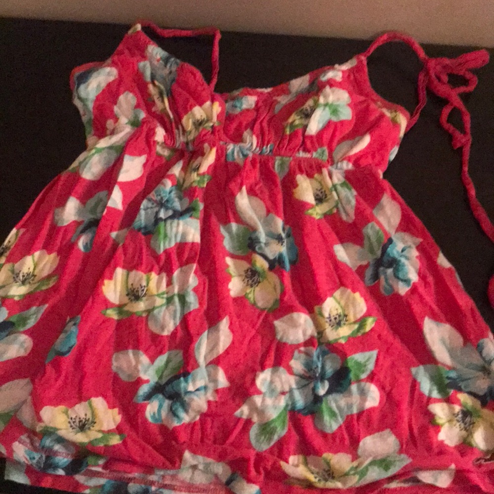 Hollister top